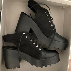 H and M Divided Boots SZ 40 EUC